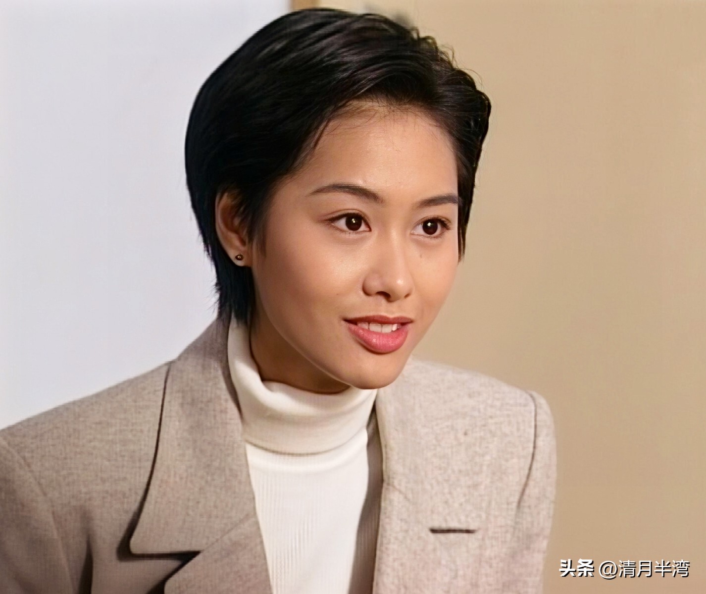 短发 女明星 生_港风女星短发代表_港圈女星短发造型