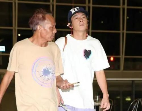 陈冠希艳照门事件回顾_陈冠希道歉退圈事件_陈冠希退出娱乐圈原文